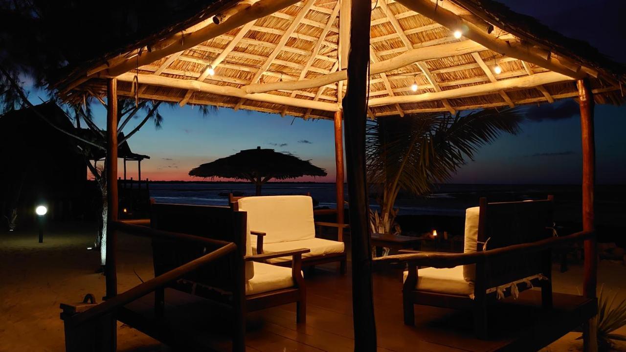 Ecolodge Du Menabe Belo ภายนอก รูปภาพ