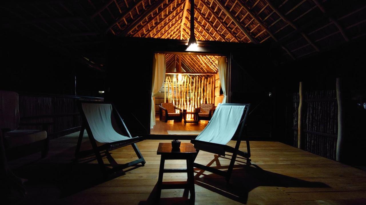 Ecolodge Du Menabe Belo ภายนอก รูปภาพ